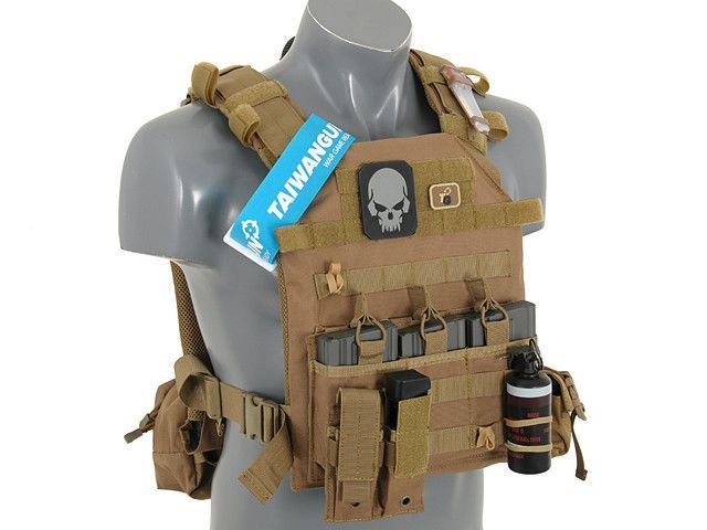 Штурмовий Plate Carrier з аналогом балістичних пластин - Coyote [8FIELDS] (для страйкболу) M51611027-1-TAN фото