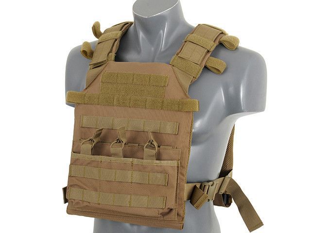 Штурмовий Plate Carrier з аналогом балістичних пластин - Coyote [8FIELDS] (для страйкболу) M51611027-1-TAN фото