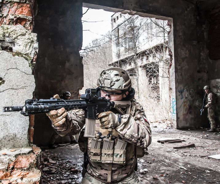 Тройной подсумок на 6 магазинов M4/M16/AR-15 - Black [8FIELDS] (для страйкбола) M51613094-BK фото