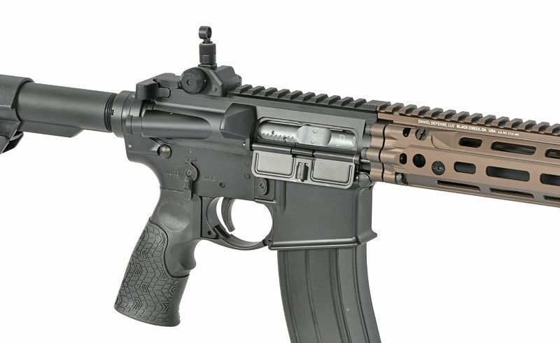 Страйкбольный карабин DD4 RIII 16" GBBR [EMG/Daniel Defense/Golden Eagle] Chocolate Bronze / Black(для страйкбола) MC6585MT фото