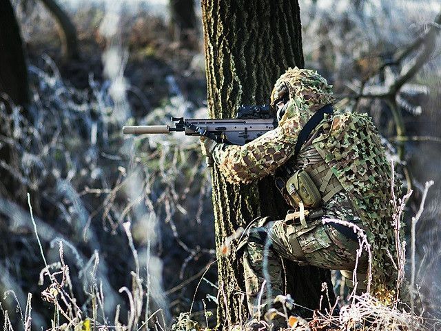 Kompaktowy str&oacute;j maskujący - Multicamo [Emerson] (для страйкболу) EM6975 фото