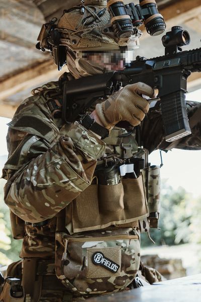 Еластичний потрійний підсумок для магазинів M4/M16 &mdash; Coyote [8FIELDS] M51613042-TAN фото
